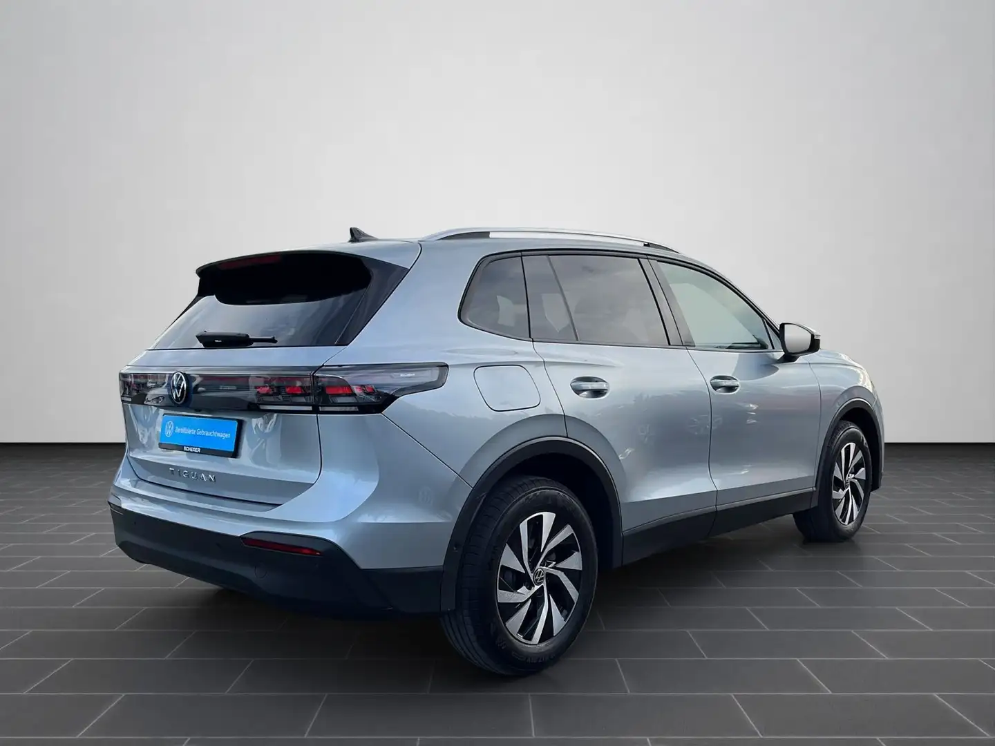 Volkswagen Tiguan 2.0 TDI *Life* DSG LED Plus ACC Kamera SH Silber - 2