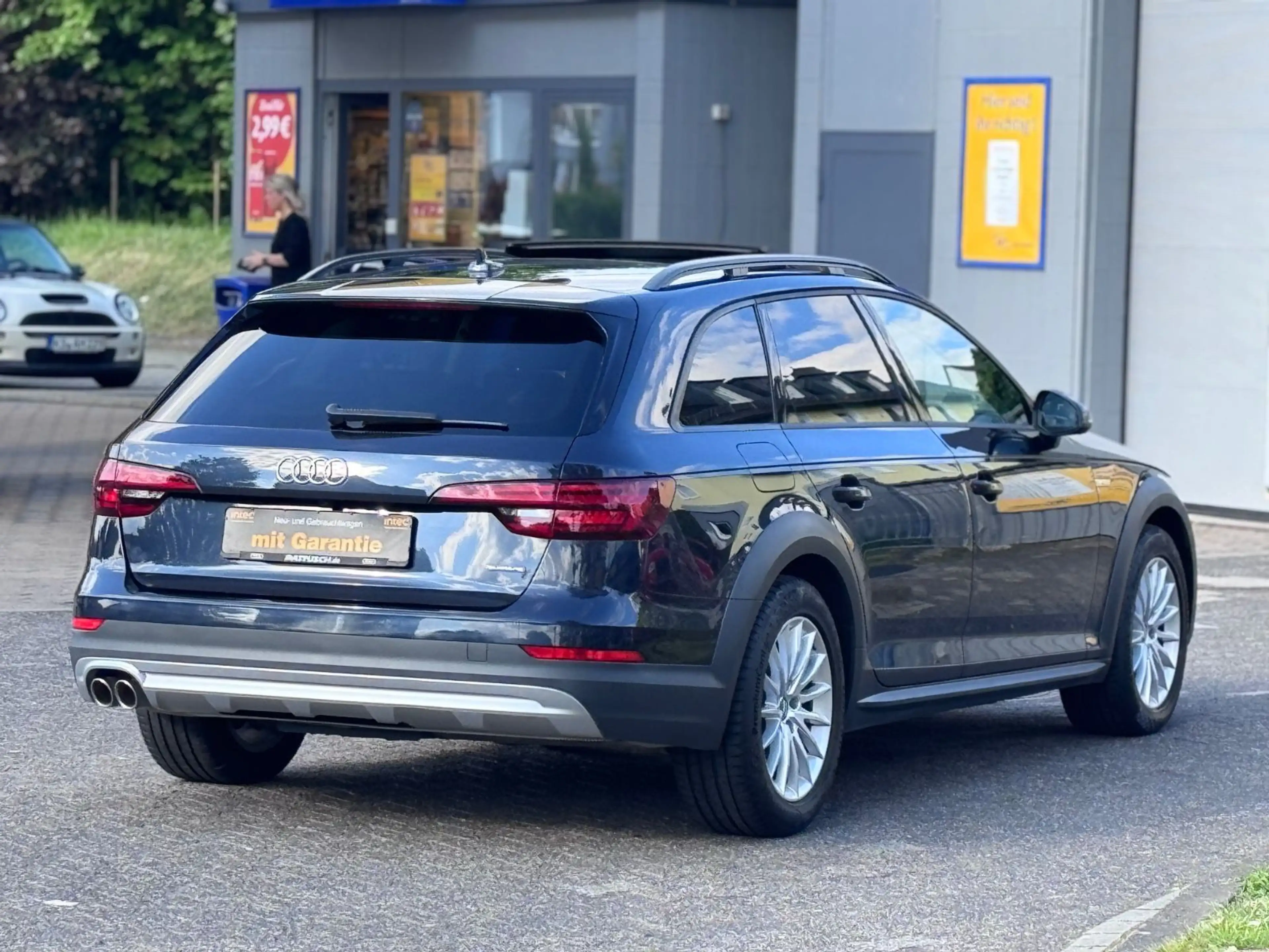 Audi A4 allroad quattro basis Pano-AHK-Leder-Orig-Km — photo 4
