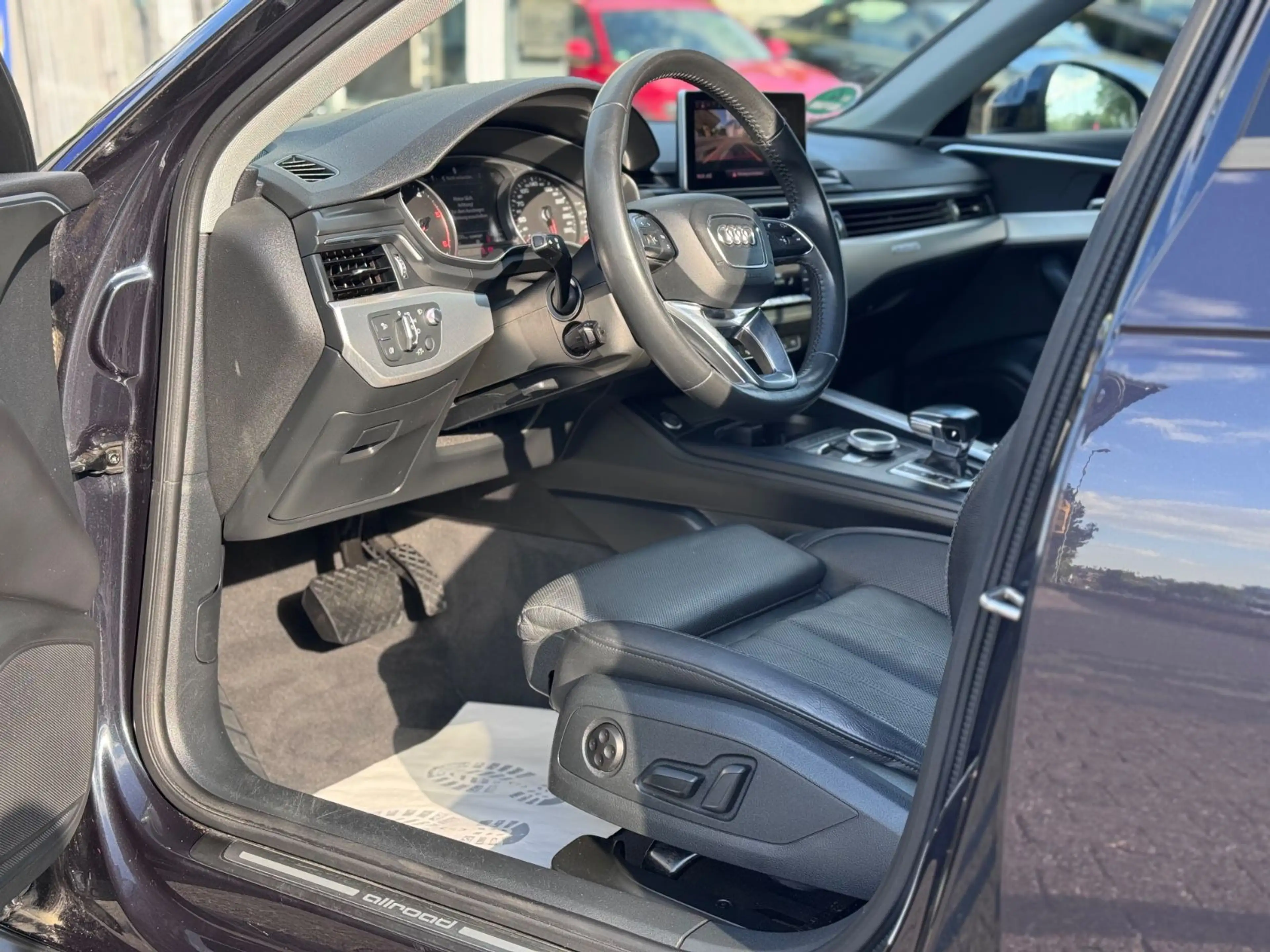 Audi A4 allroad quattro basis Pano-AHK-Leder-Orig-Km — photo 14