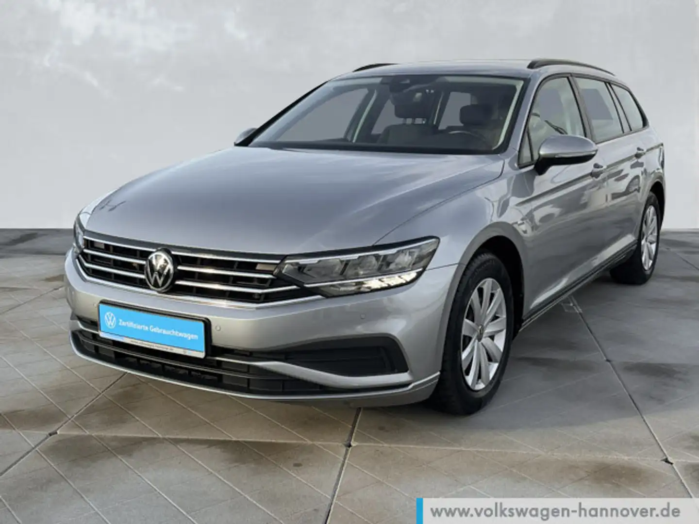 Volkswagen Passat Variant 1.5 TSI Navi LED Kamera PDC SHZ D Silber - 2
