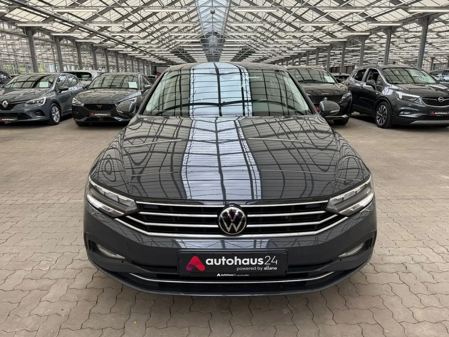 Volkswagen Passat 2.0 TDI Business  DSG|ACC|LED|Navi|PDC Gris - 2
