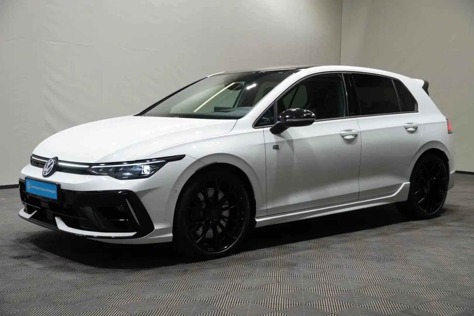 Volkswagen Golf R Black Edition | MATRIX NAVI AKRAPOVIČ DCC Blanco - 2
