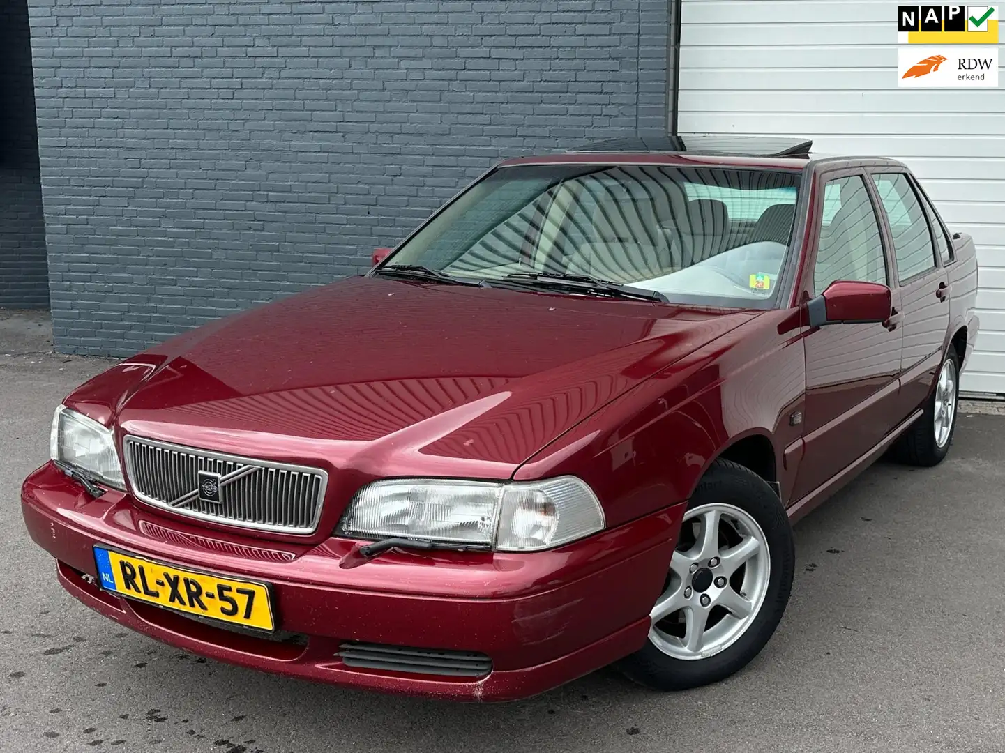 Volvo S70 2.5 Sports-Line OPENDAK/AUTOMAAT/APK-06-2026/AIRCO Червоний - 1