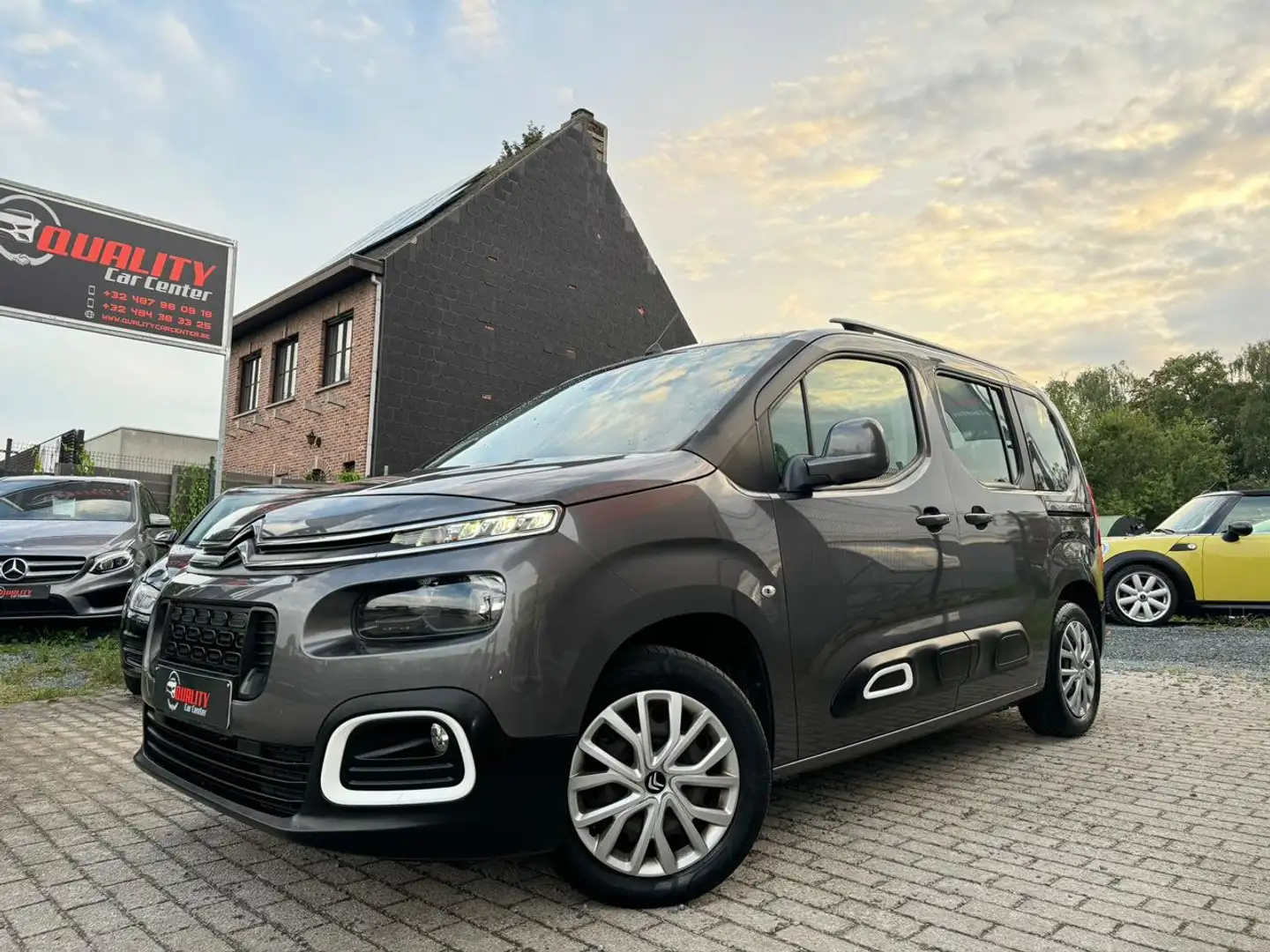 Citroen Berlingo 2019 110dkm 110pk Navi Euro6d GARANTIE Gris - 1