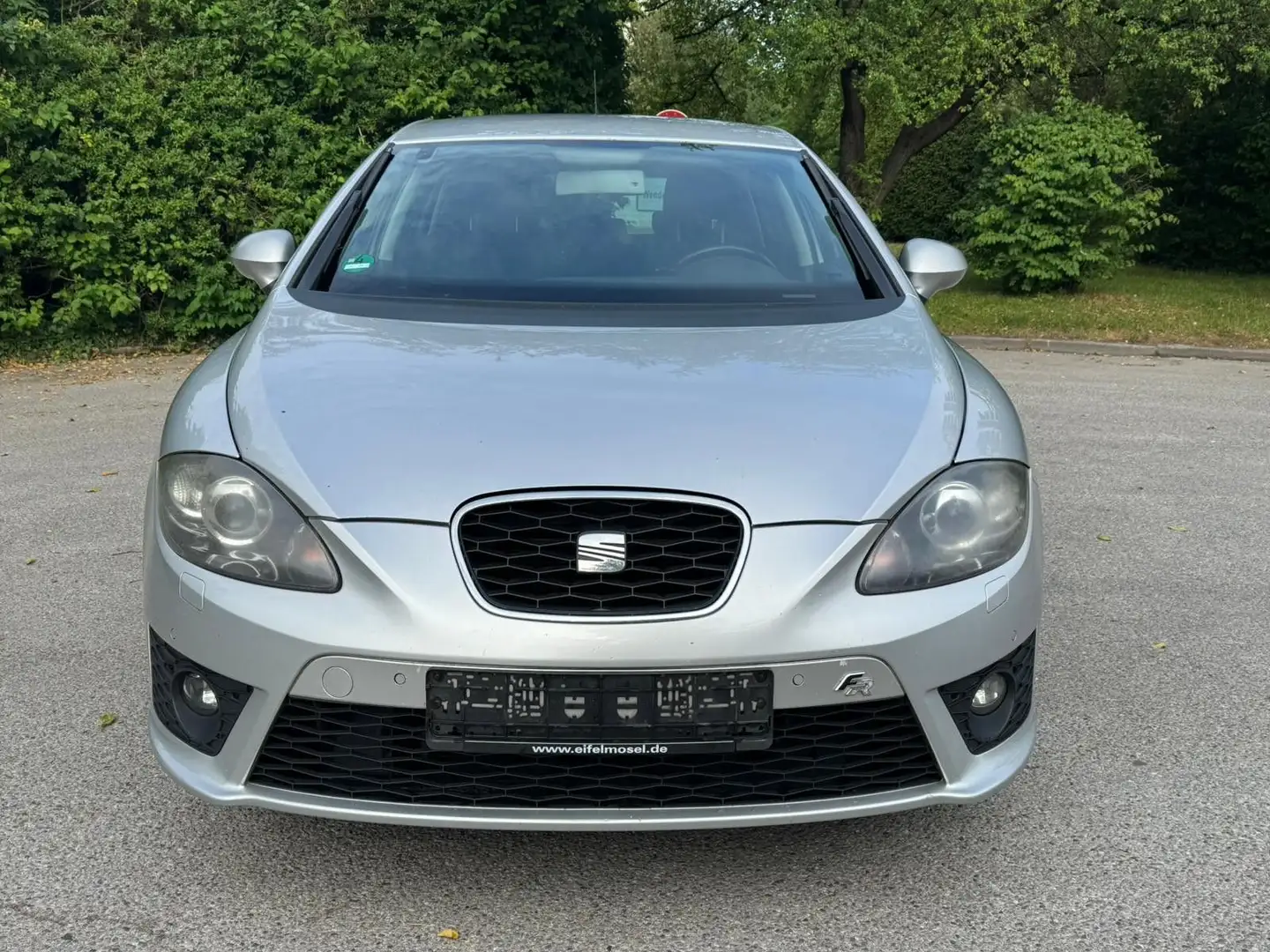 SEAT Leon 2.0 TDI CR 125kW FR DSG Automatik Bi-Xenon Silber - 2