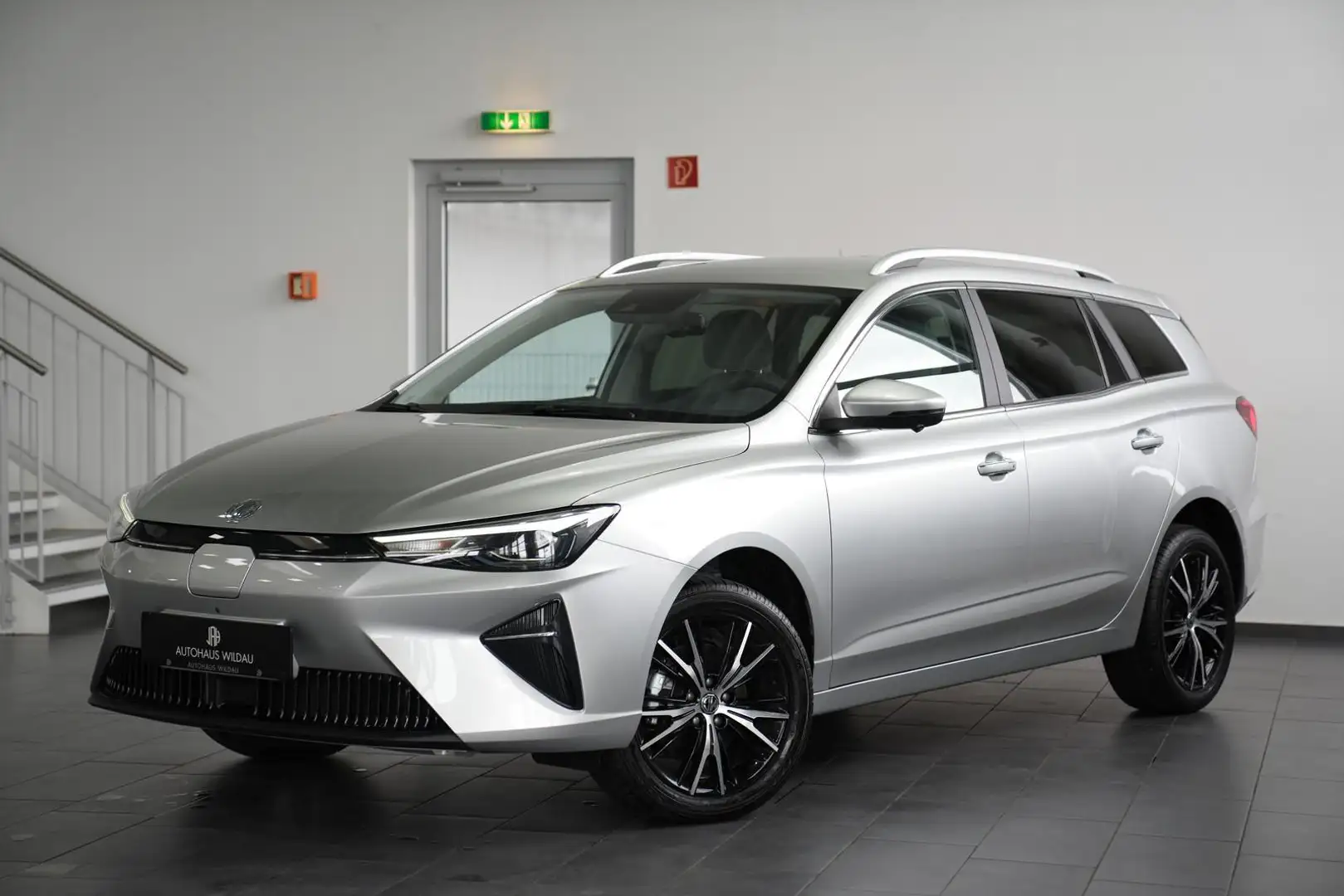 MG 5 Luxury 61 kwh Срібний - 1