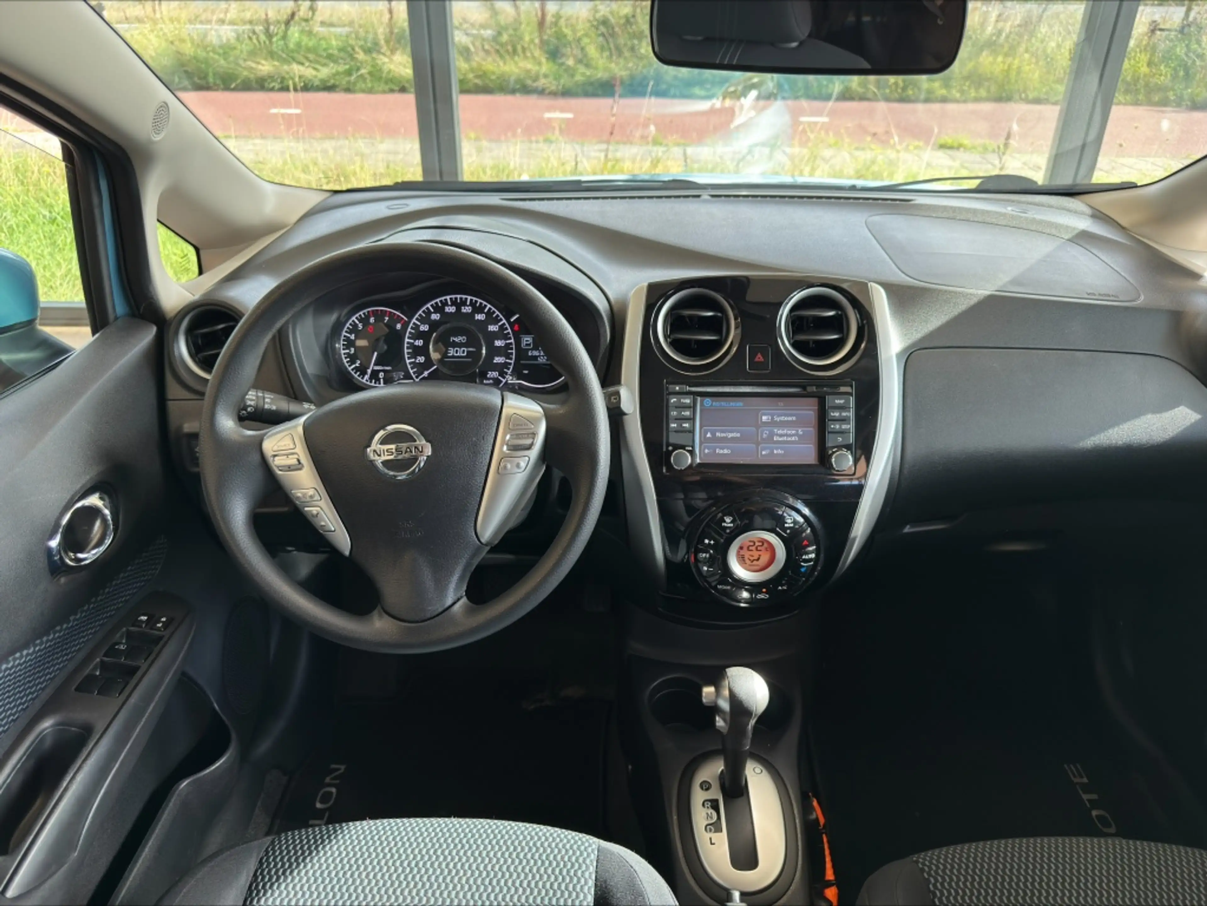 Nissan Note 1.2 DIG-S Connect Ed — photo 15
