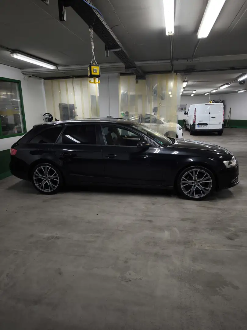 Audi A4 Ambition Schwarz - 2