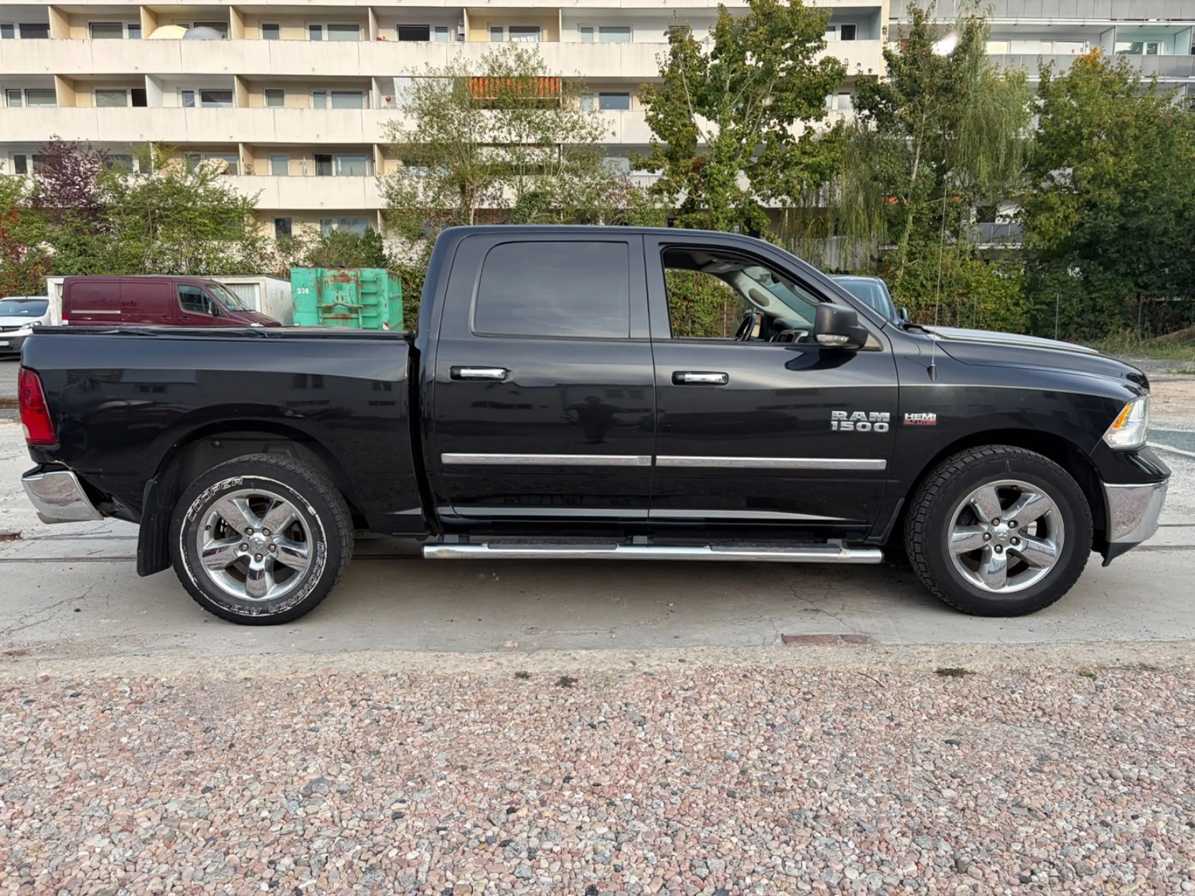 Dodge RAM 5.7 V8 Doka Hemi Bighorn *rostfrei* Facelift — photo 4