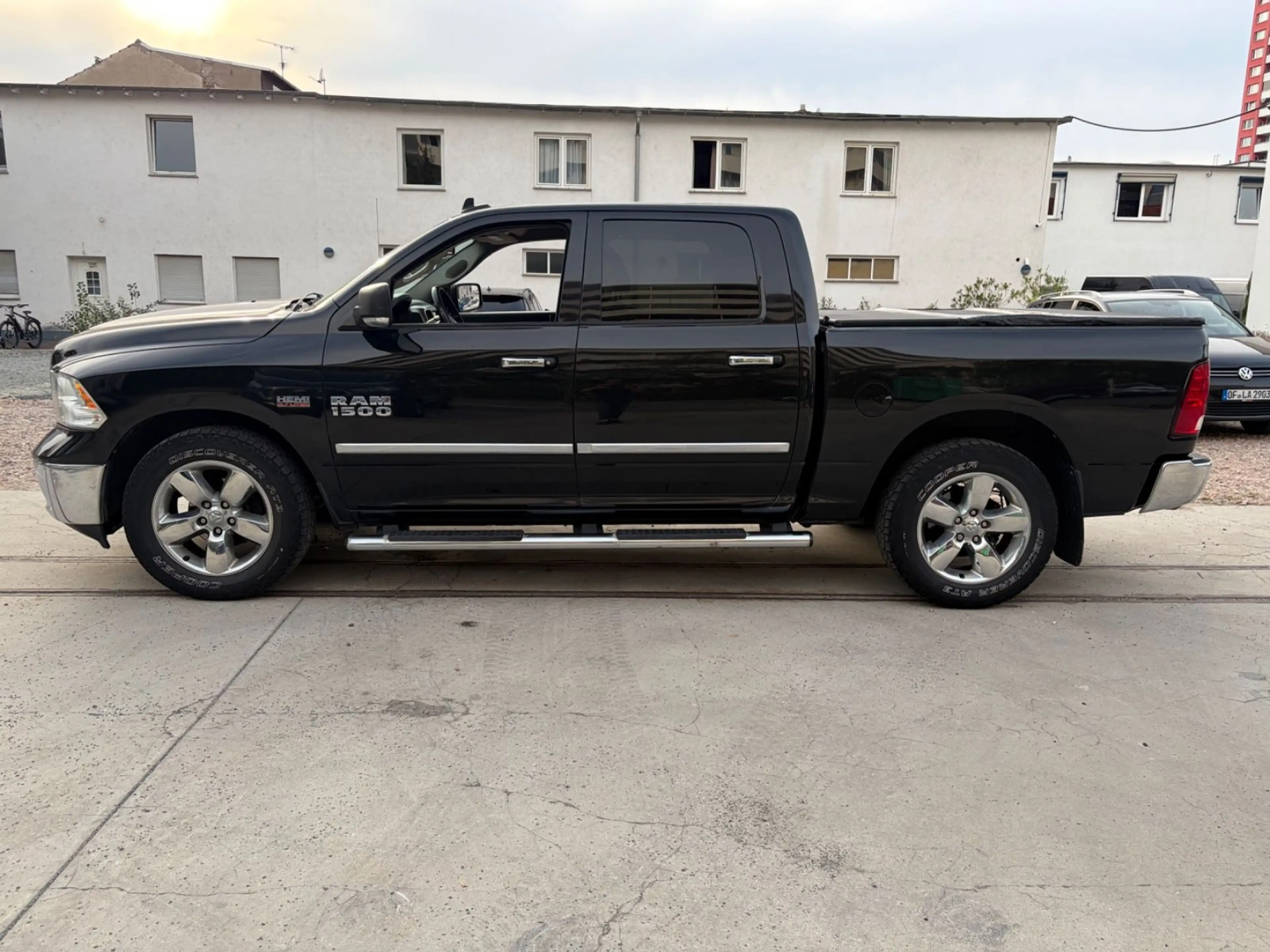 Dodge RAM 5.7 V8 Doka Hemi Bighorn *rostfrei* Facelift — photo 5