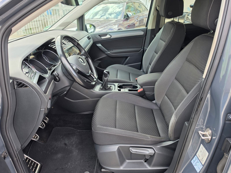 Volkswagen Touran Active 1,5 TSI Start-Stopp 7-SITZER*AHK — photo 7