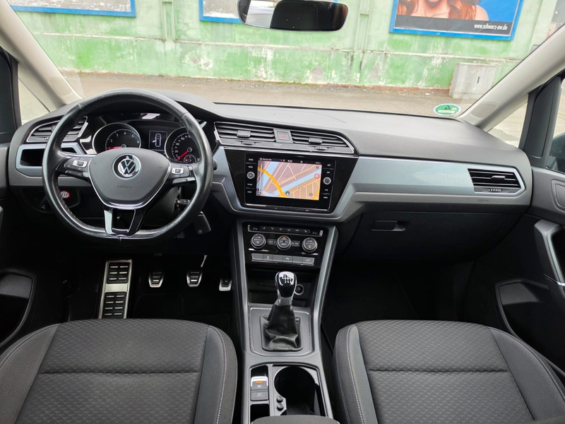 Volkswagen Touran Active 1,5 TSI Start-Stopp 7-SITZER*AHK — photo 8
