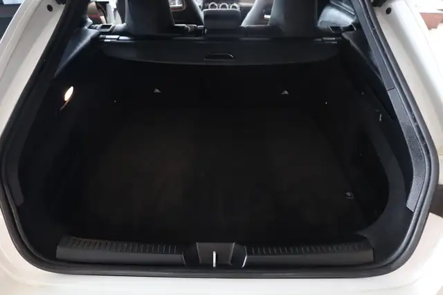 Mercedes-Benz 220 view 11
