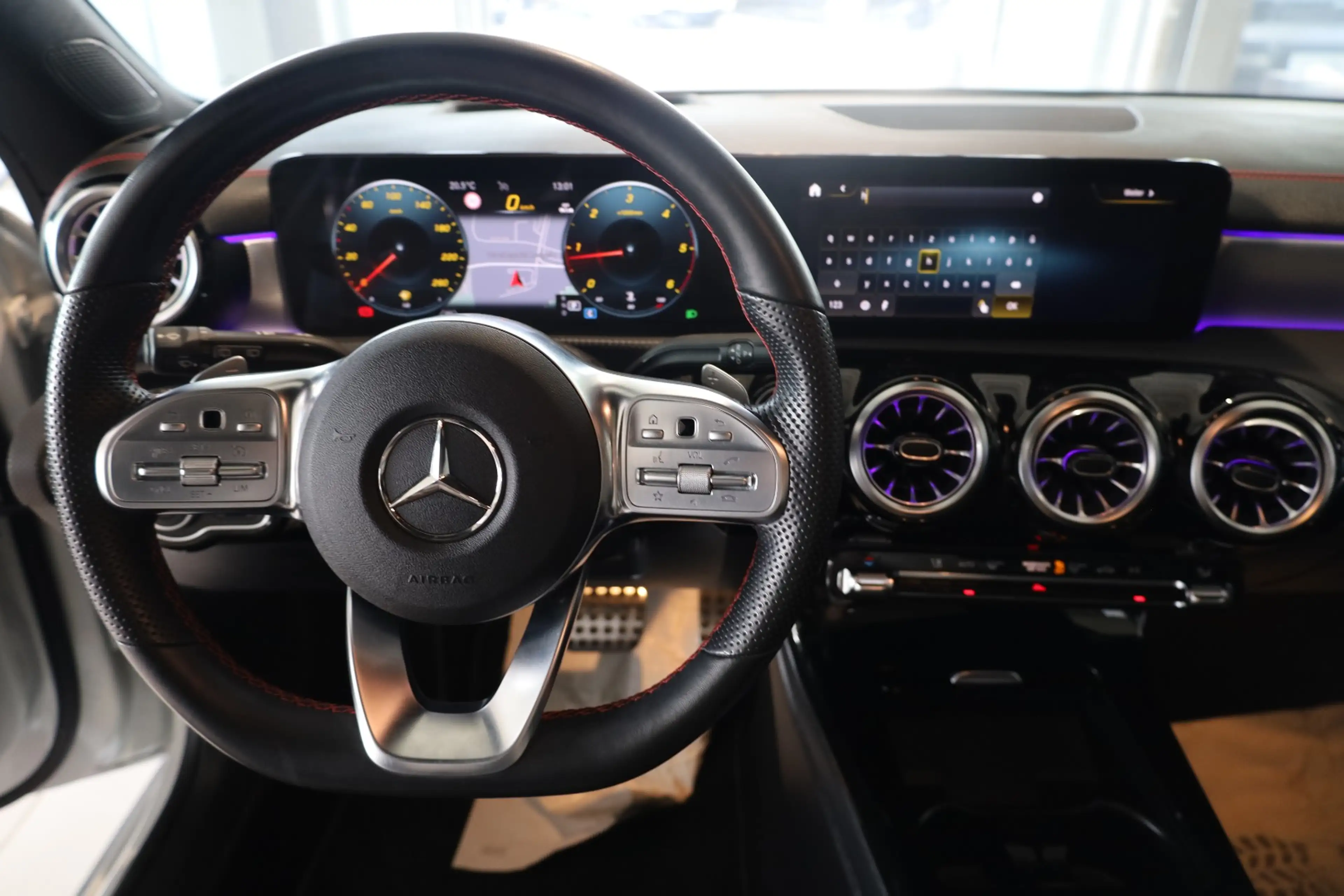 Mercedes-Benz CLA 220 d Shooting Brake AMG Line PANO/HUD — photo 19