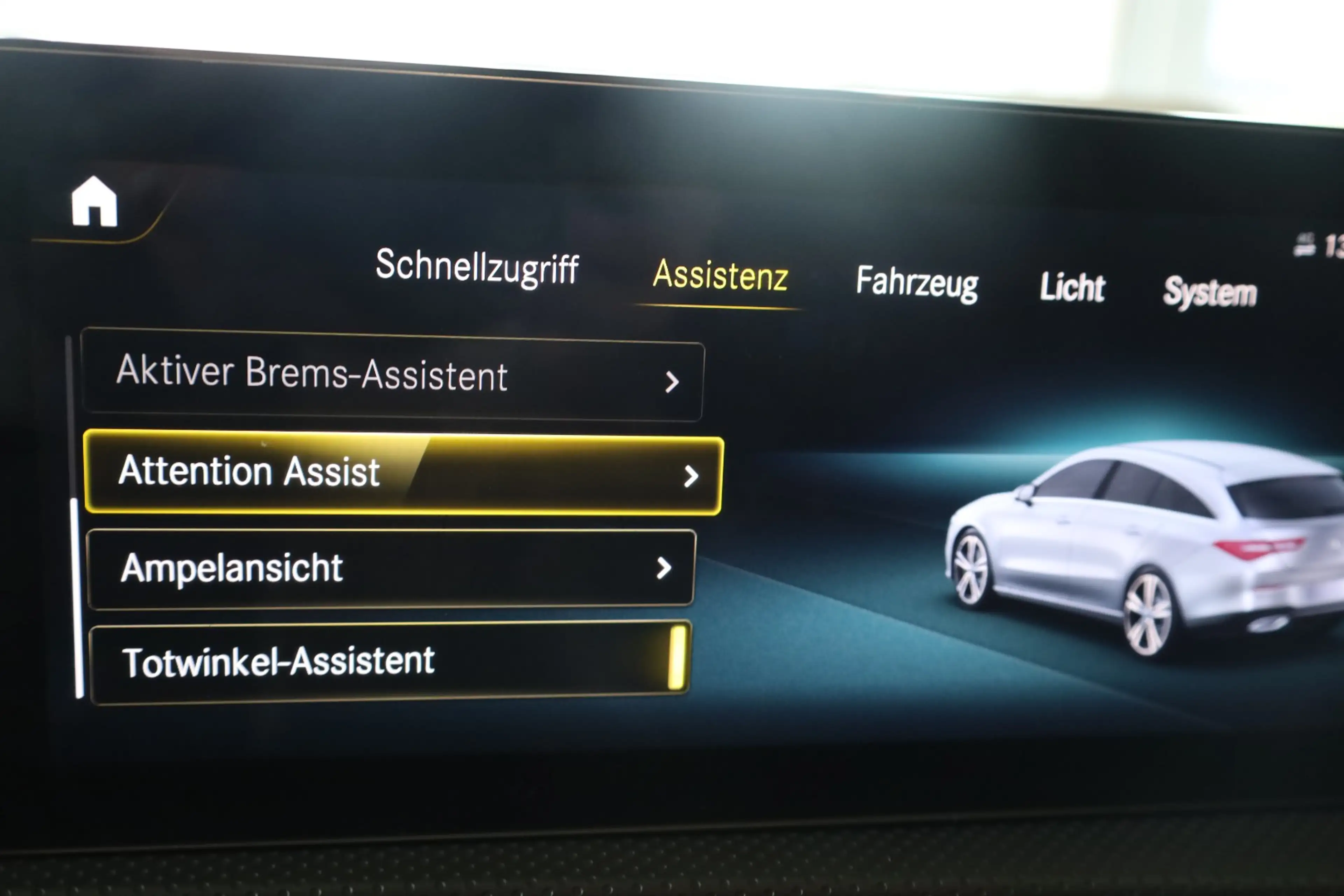 Mercedes-Benz CLA 220 d Shooting Brake AMG Line PANO/HUD — photo 27