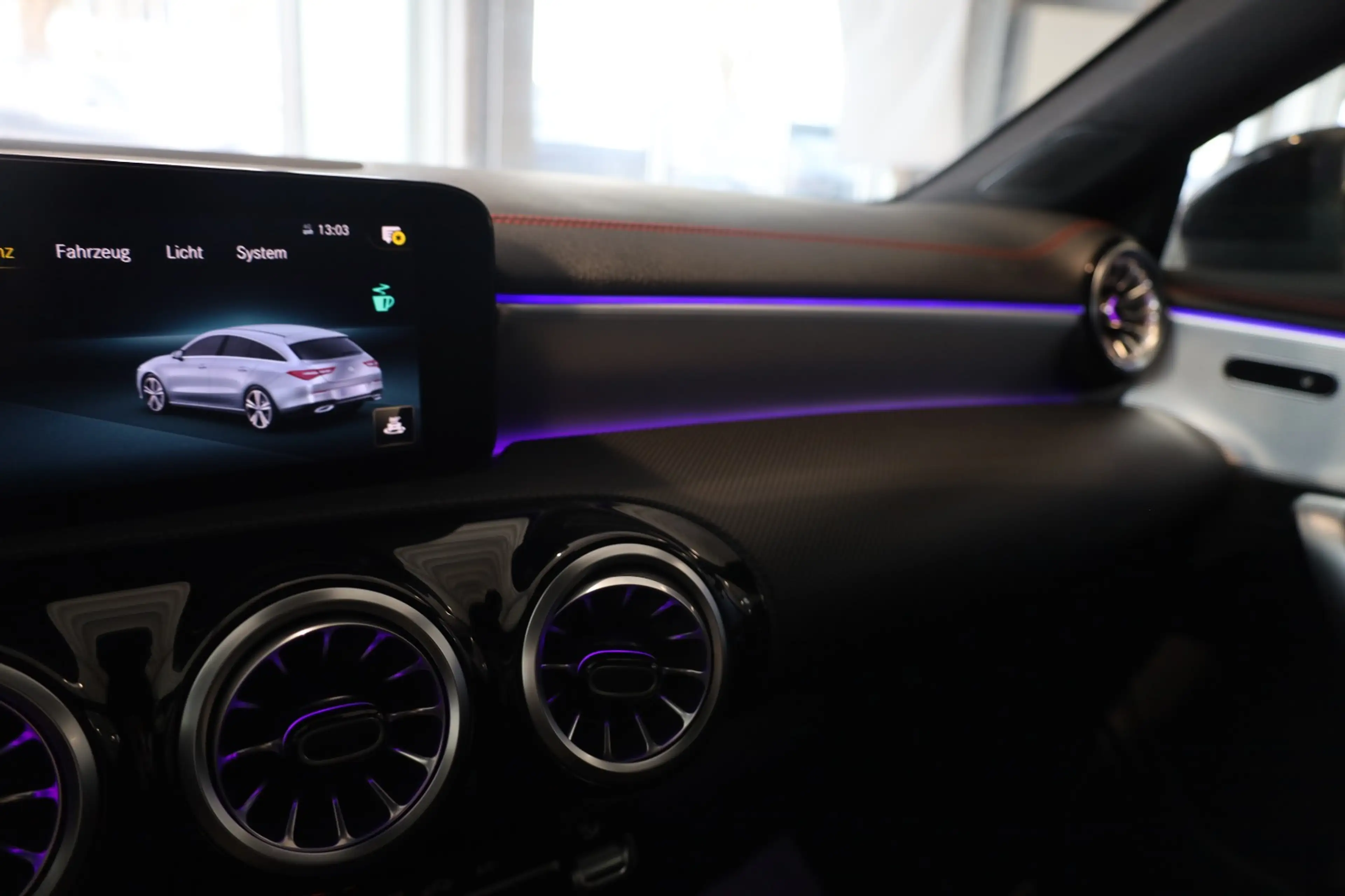 Mercedes-Benz CLA 220 d Shooting Brake AMG Line PANO/HUD — photo 29