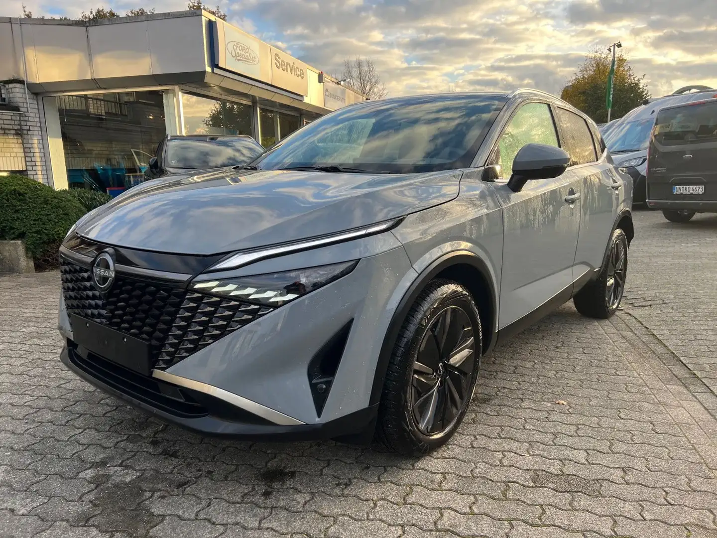 Nissan Qashqai 1.3 DIG-T MHEV TEKNA black ACC 360º Grau - 1