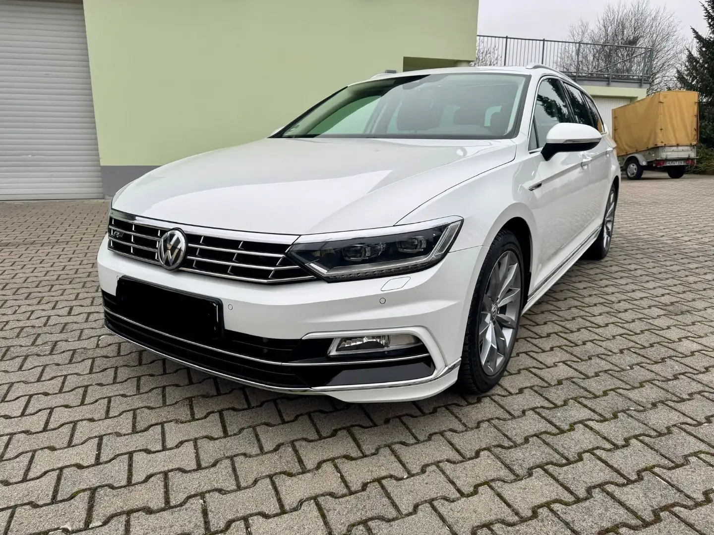 Volkswagen Passat Variant Passat R line KameraPanorama Massage ACC 4Motion Blanc - 1