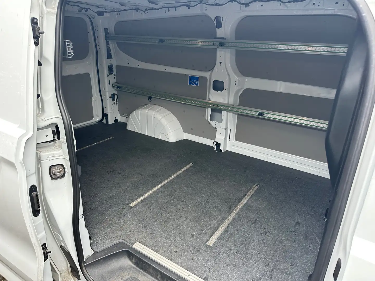 Ford Transit Custom 320 L2 Trend Weiß - 2