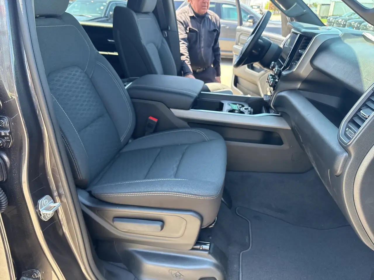RAM 1500 снимка RAM 1500