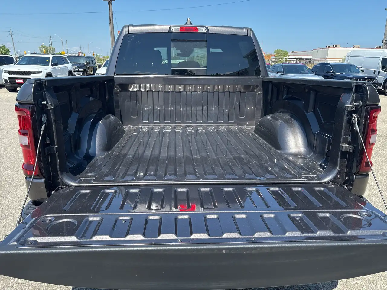 RAM 1500 снимка RAM 1500