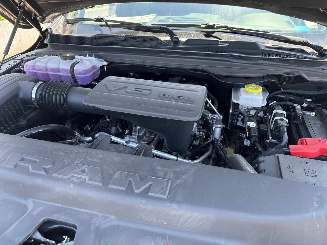 RAM 1500 снимка RAM 1500