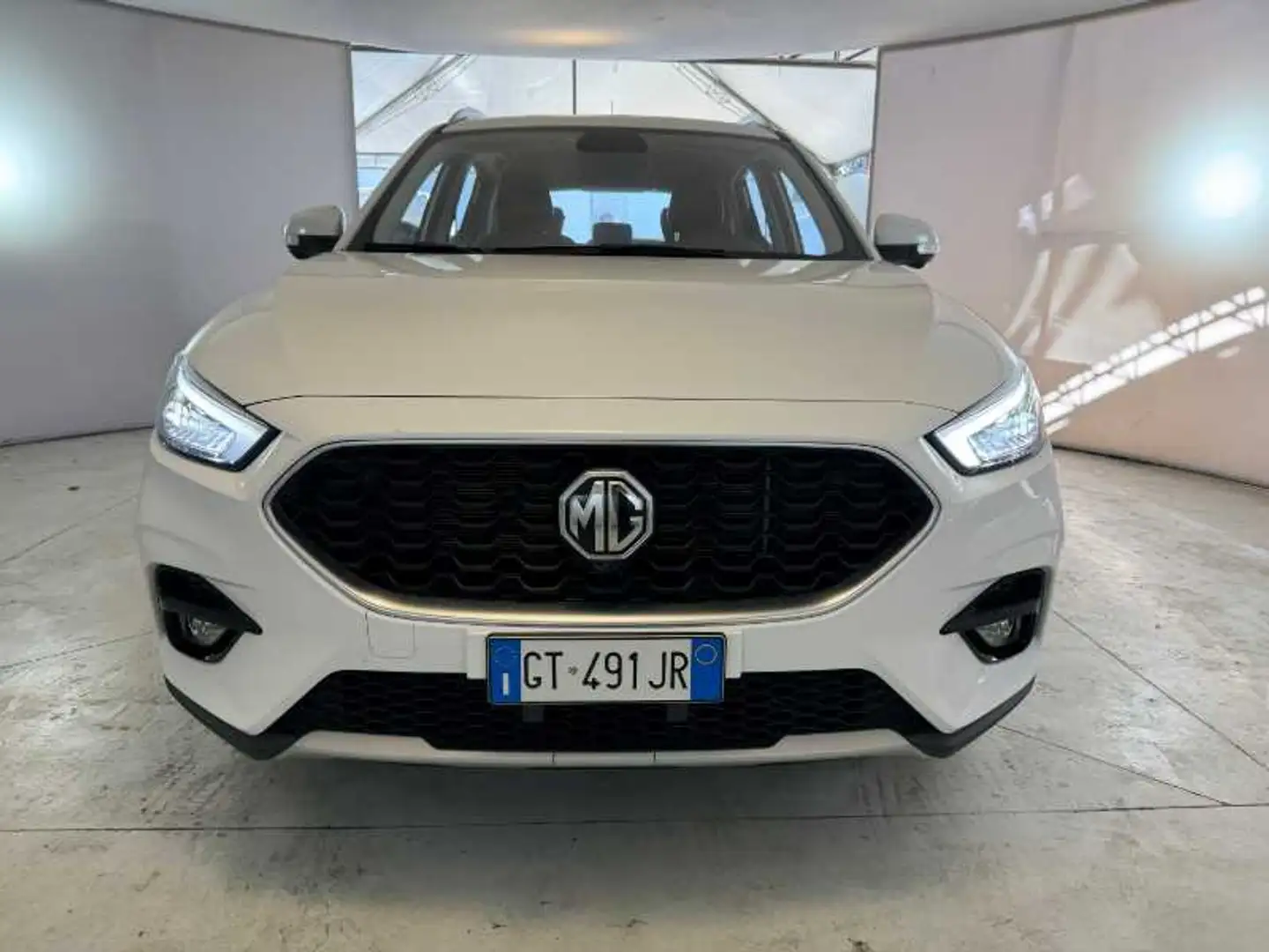 MG ZS 1.5 VTi-Tech Luxury Weiß - 2