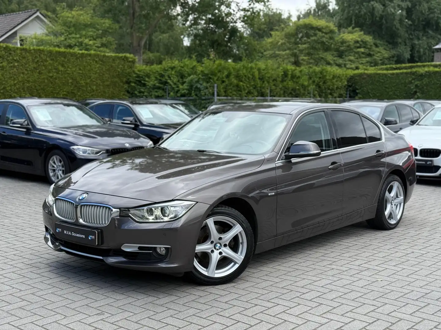 BMW 320 3-serie 320i Upgrade Edition Sport|Nieuwe Ketting| Bruin - 1