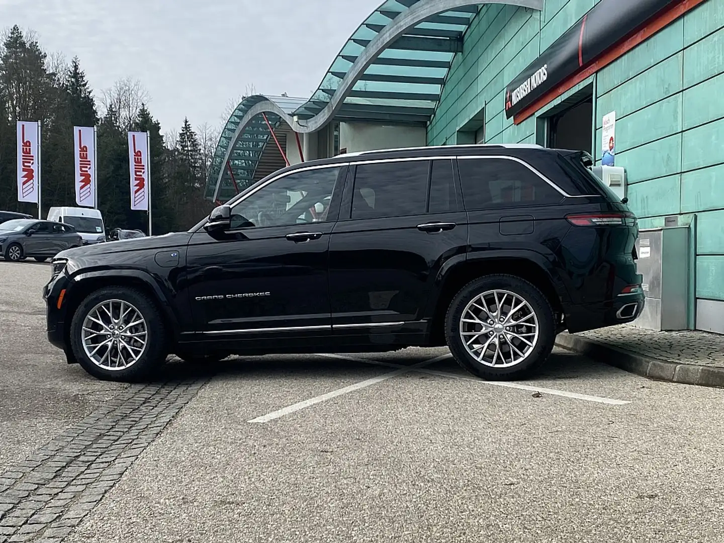 Jeep Grand Cherokee 2.0 PHEV 13,3kWh 380 PS AT 4xe Summit Reserve Schwarz - 2
