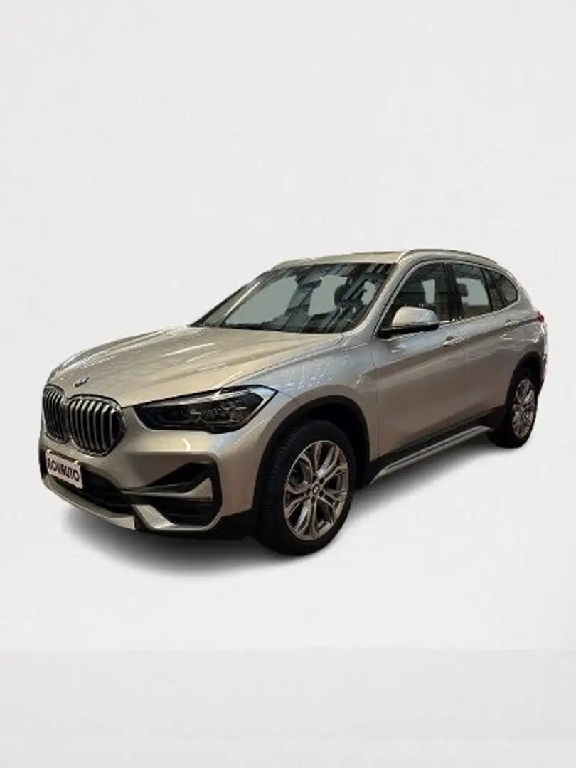 BMW X1 sDrive20d xLine Plus Grau - 1