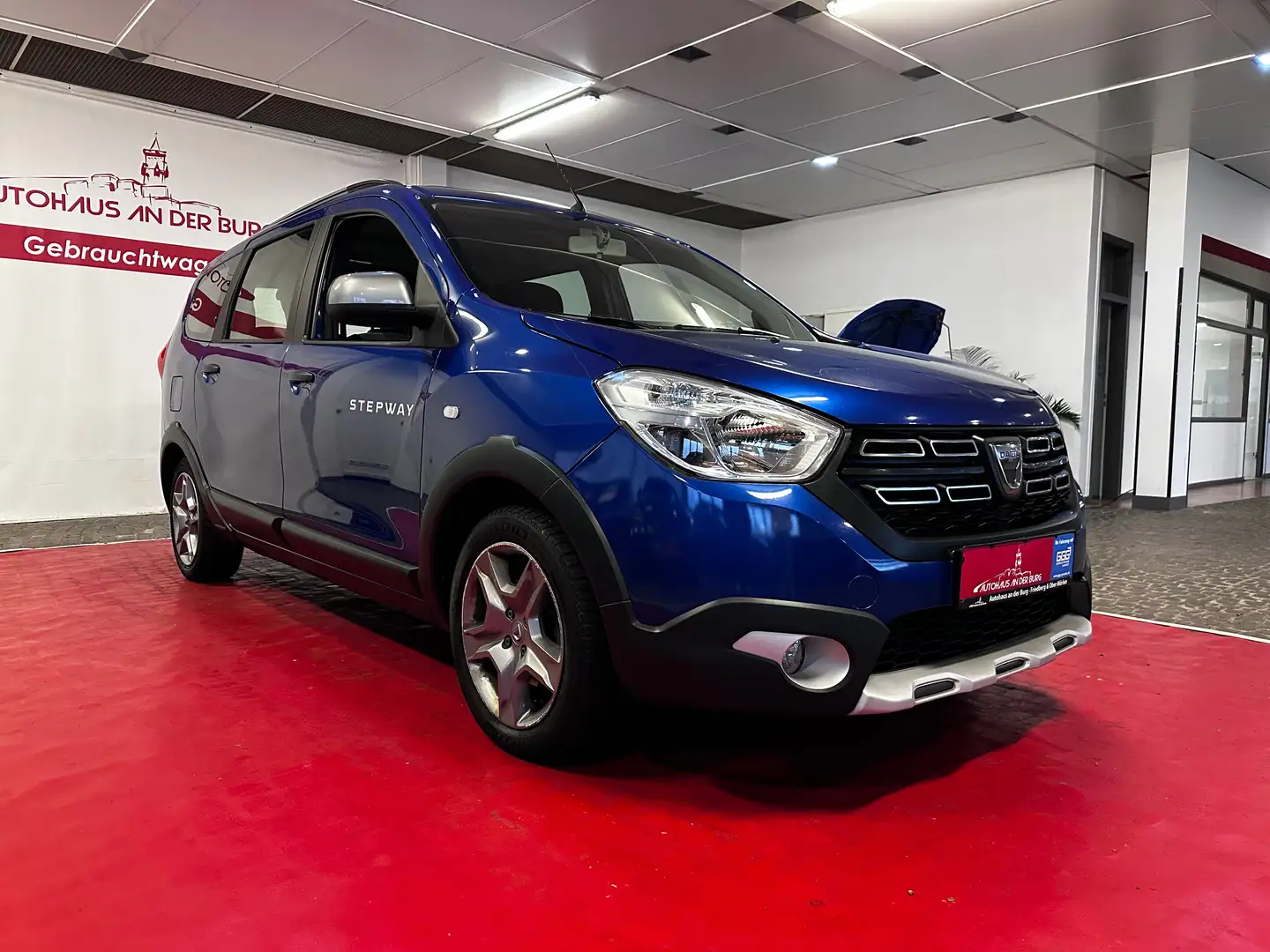 Dacia Lodgy Stepway Selection Blau - 1