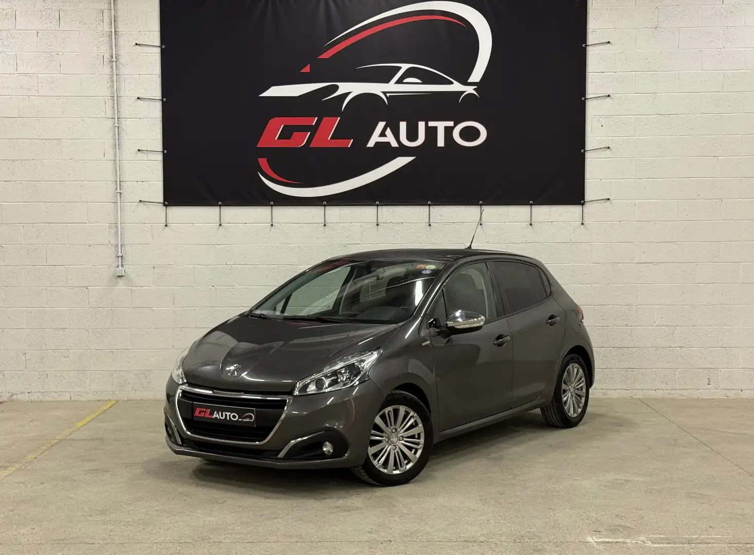 Peugeot 208 208 1.6 BLUEHDI STYLE * NAVI * AIRCO * EURO 6B * Grijs - 1
