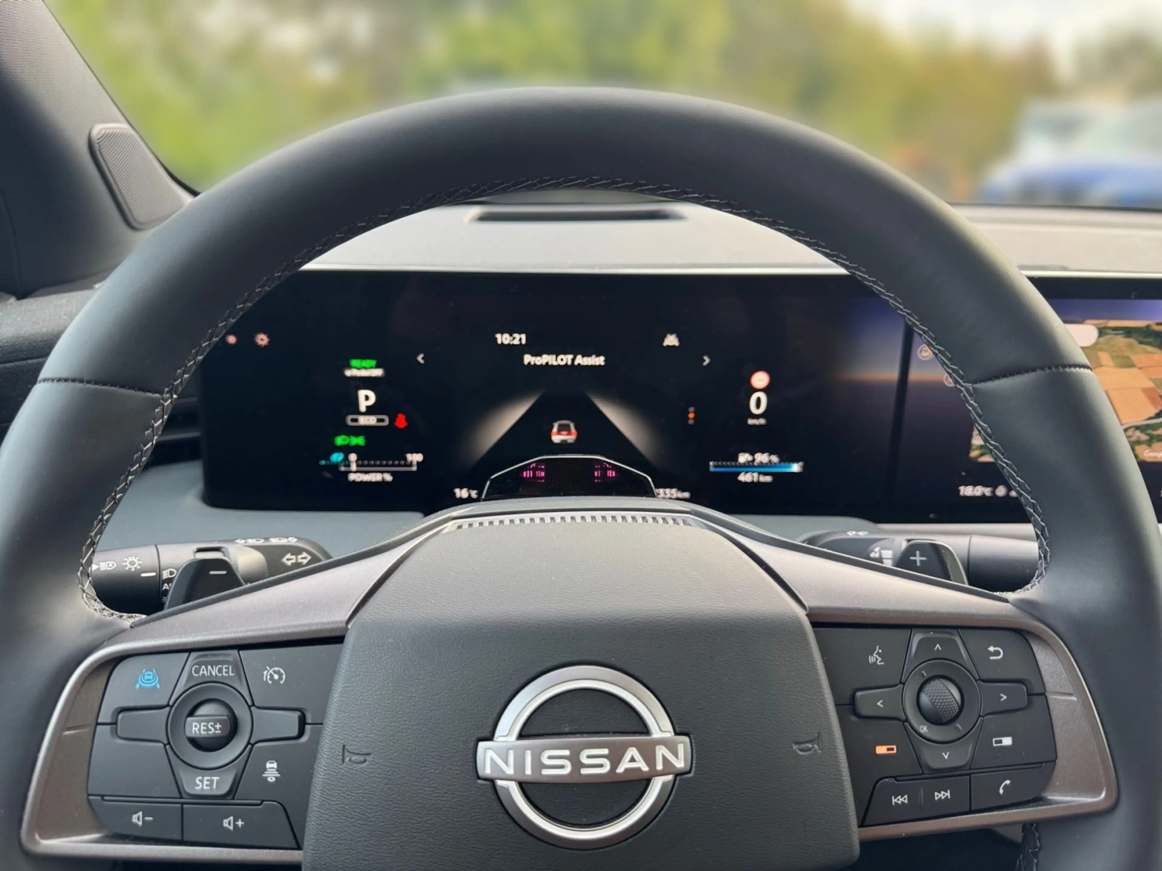 Nissan Leaf Advance *V2L* *PANO* — photo 8