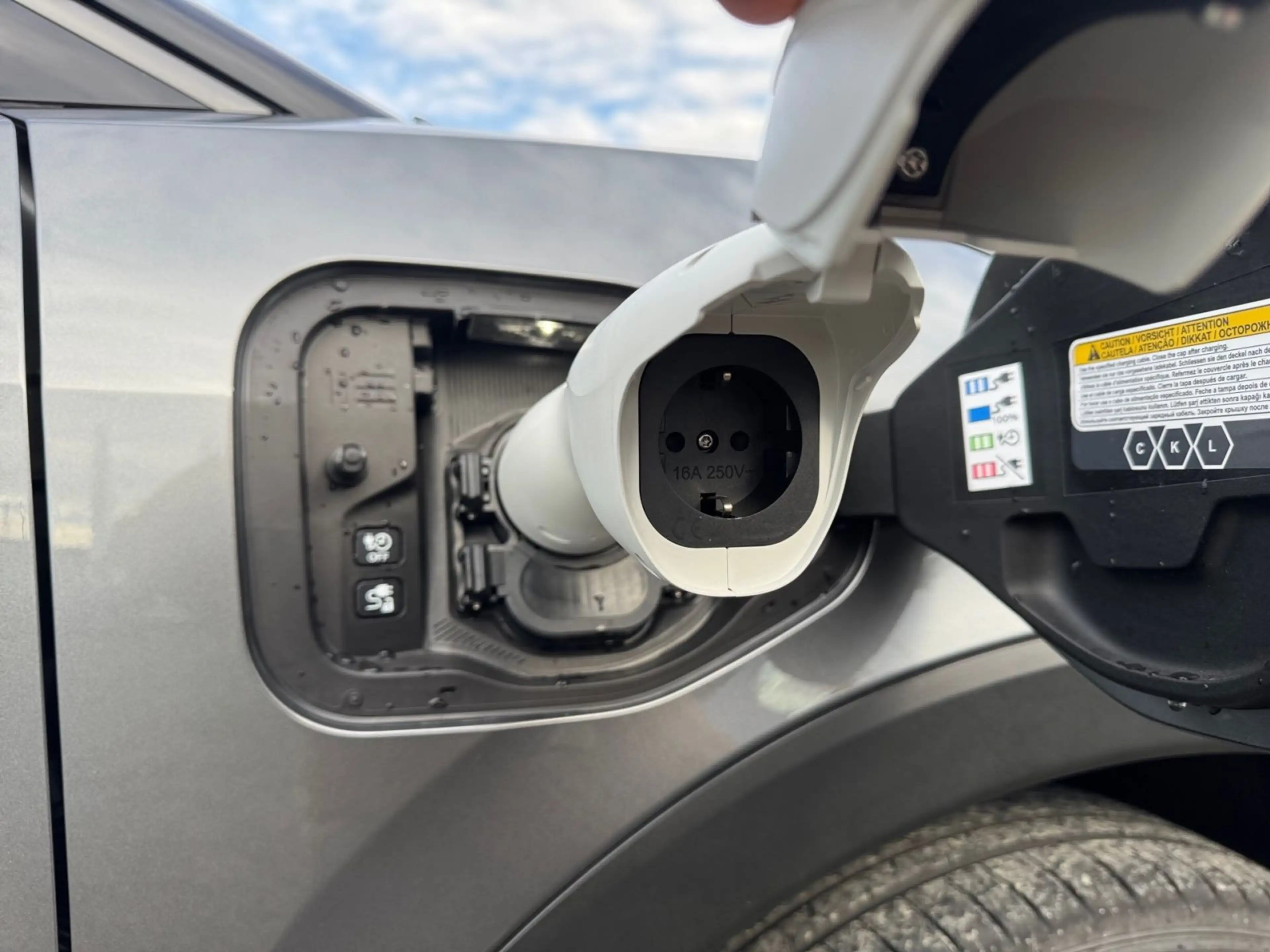 Nissan Leaf Advance *V2L* *PANO* — photo 13