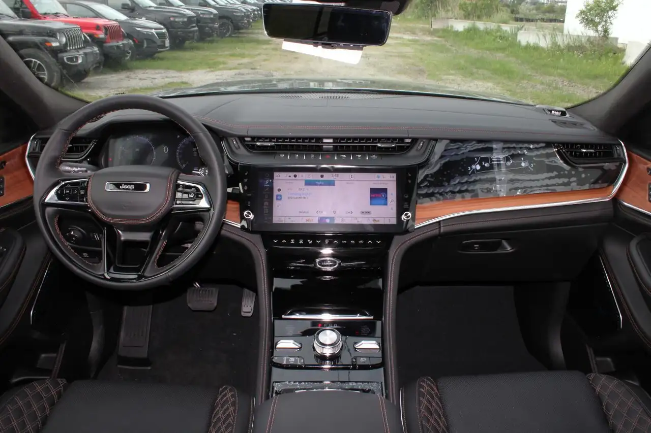 Jeep Grand Cherokee photo Jeep Grand Cherokee
