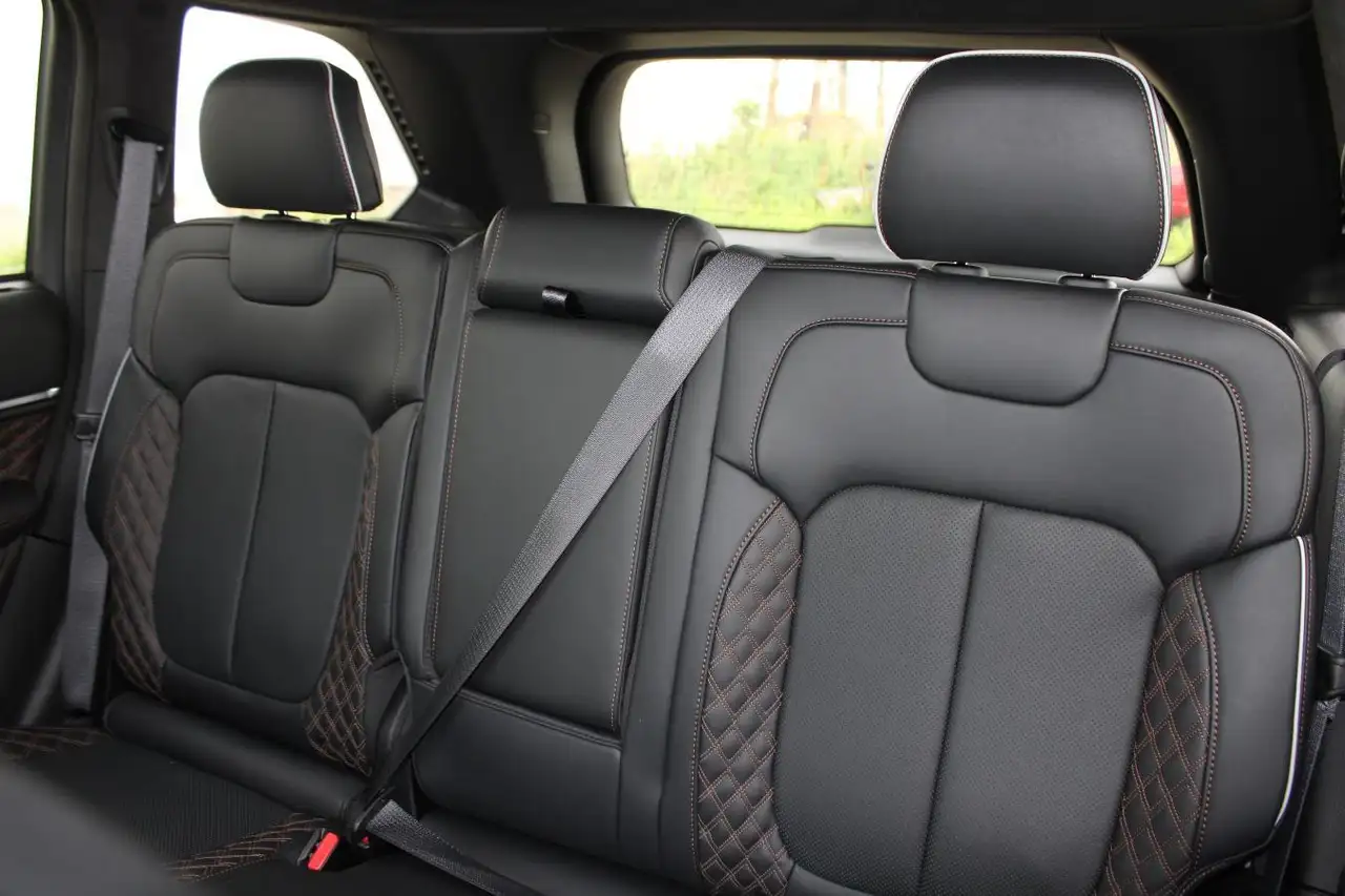 Jeep Grand Cherokee photo Jeep Grand Cherokee