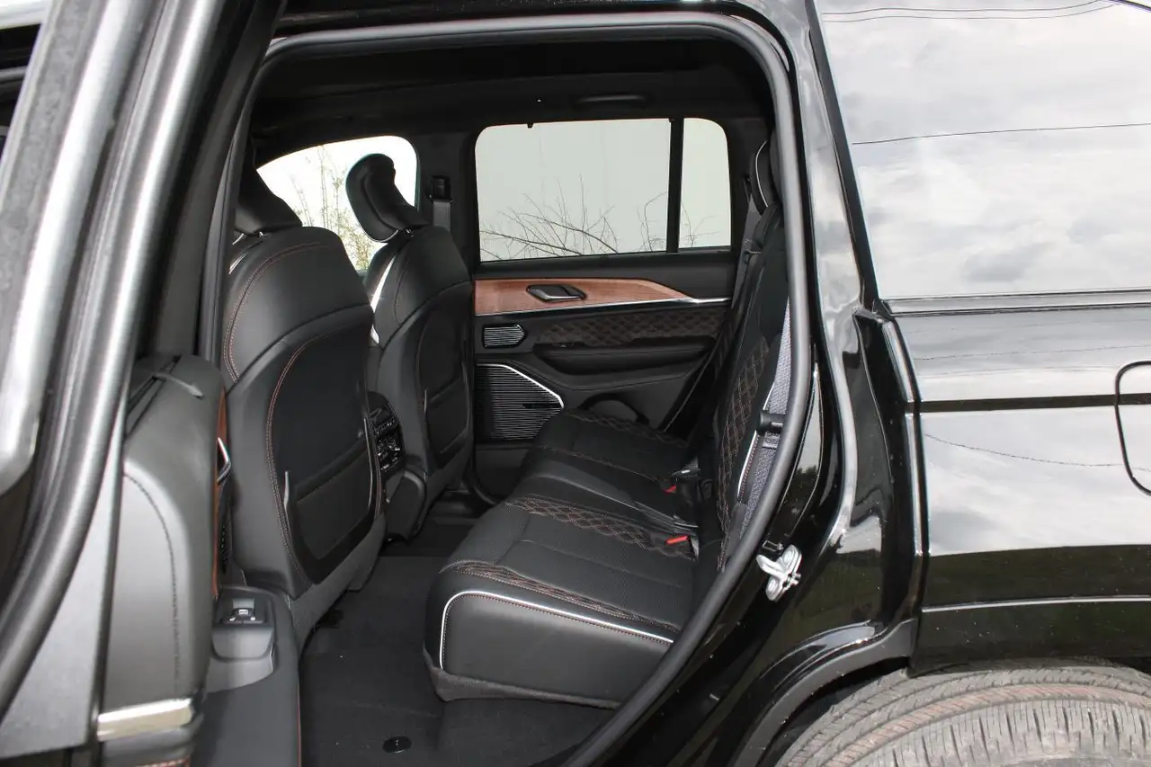 Jeep Grand Cherokee photo Jeep Grand Cherokee