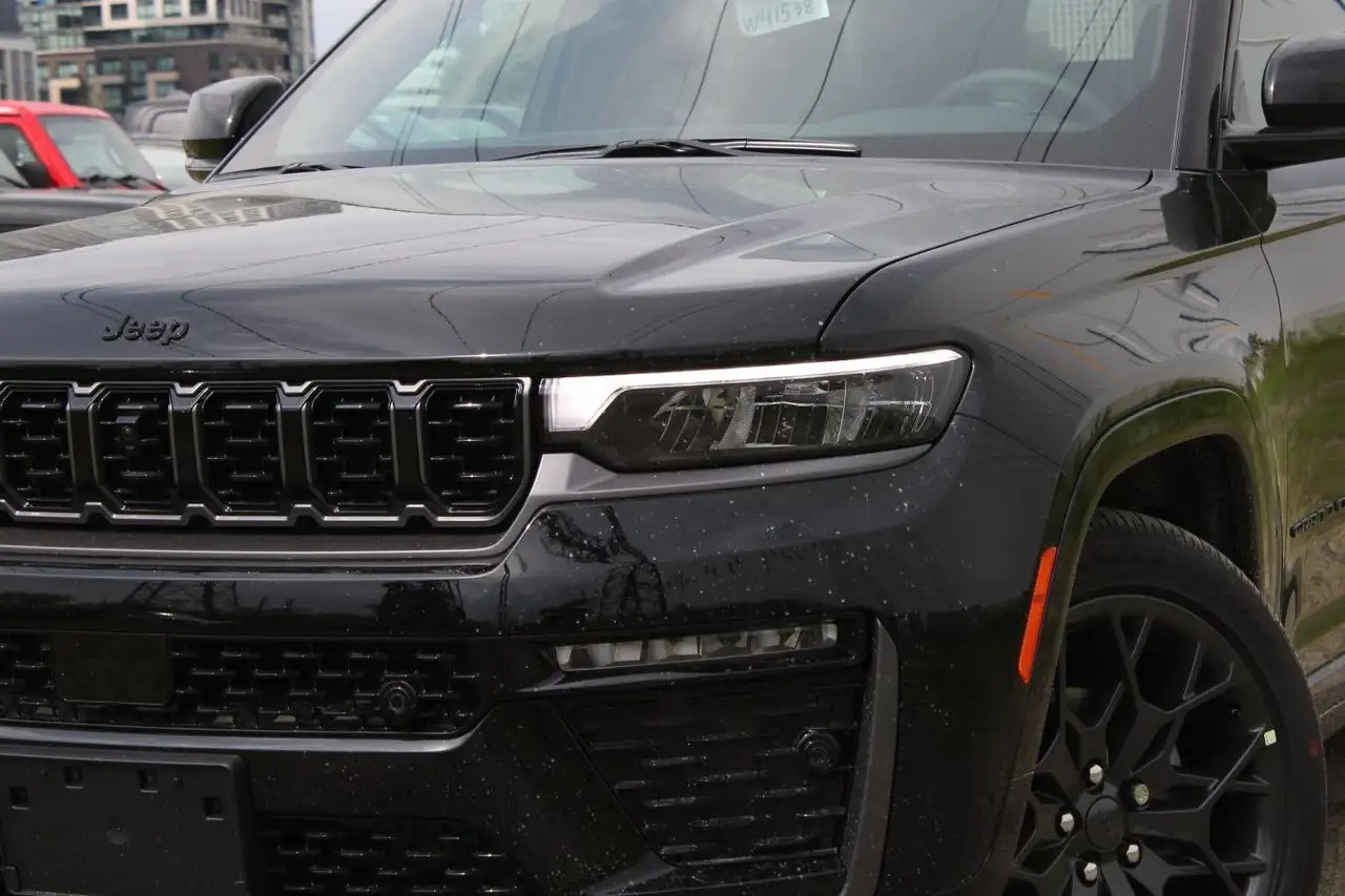 Jeep Grand Cherokee photo Jeep Grand Cherokee