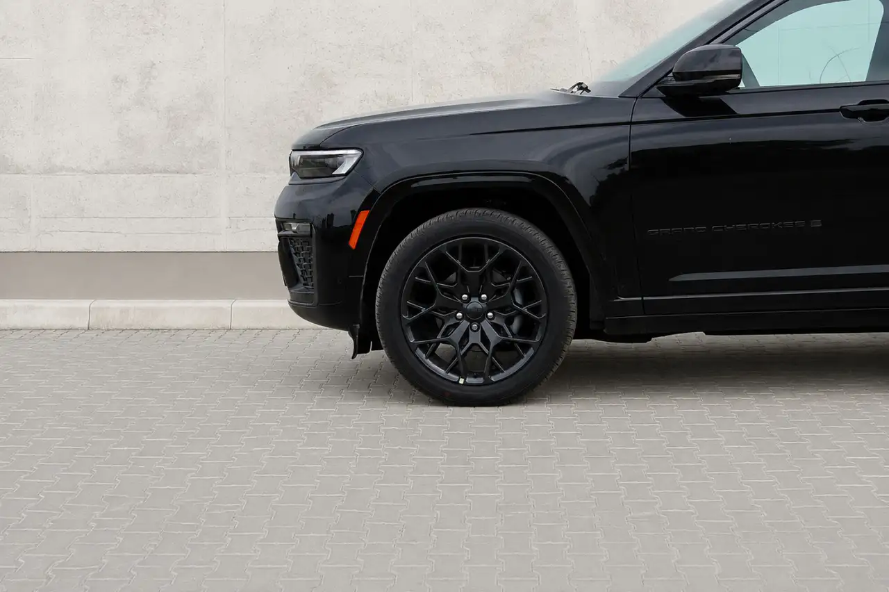 Jeep Grand Cherokee photo Jeep Grand Cherokee