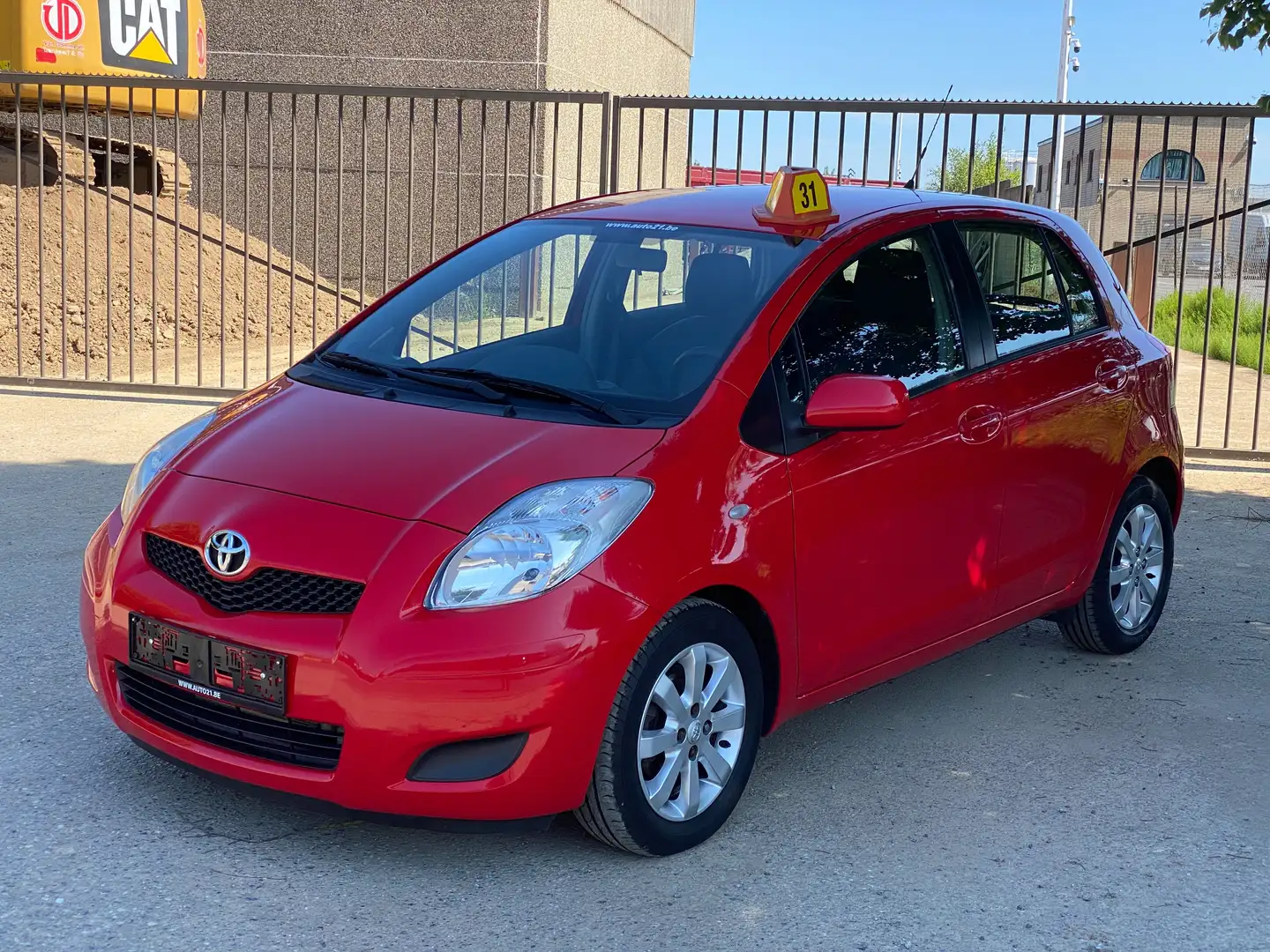 Toyota Yaris 1.4 D-4D Luna  automatique  28.OOO KM Rot - 1