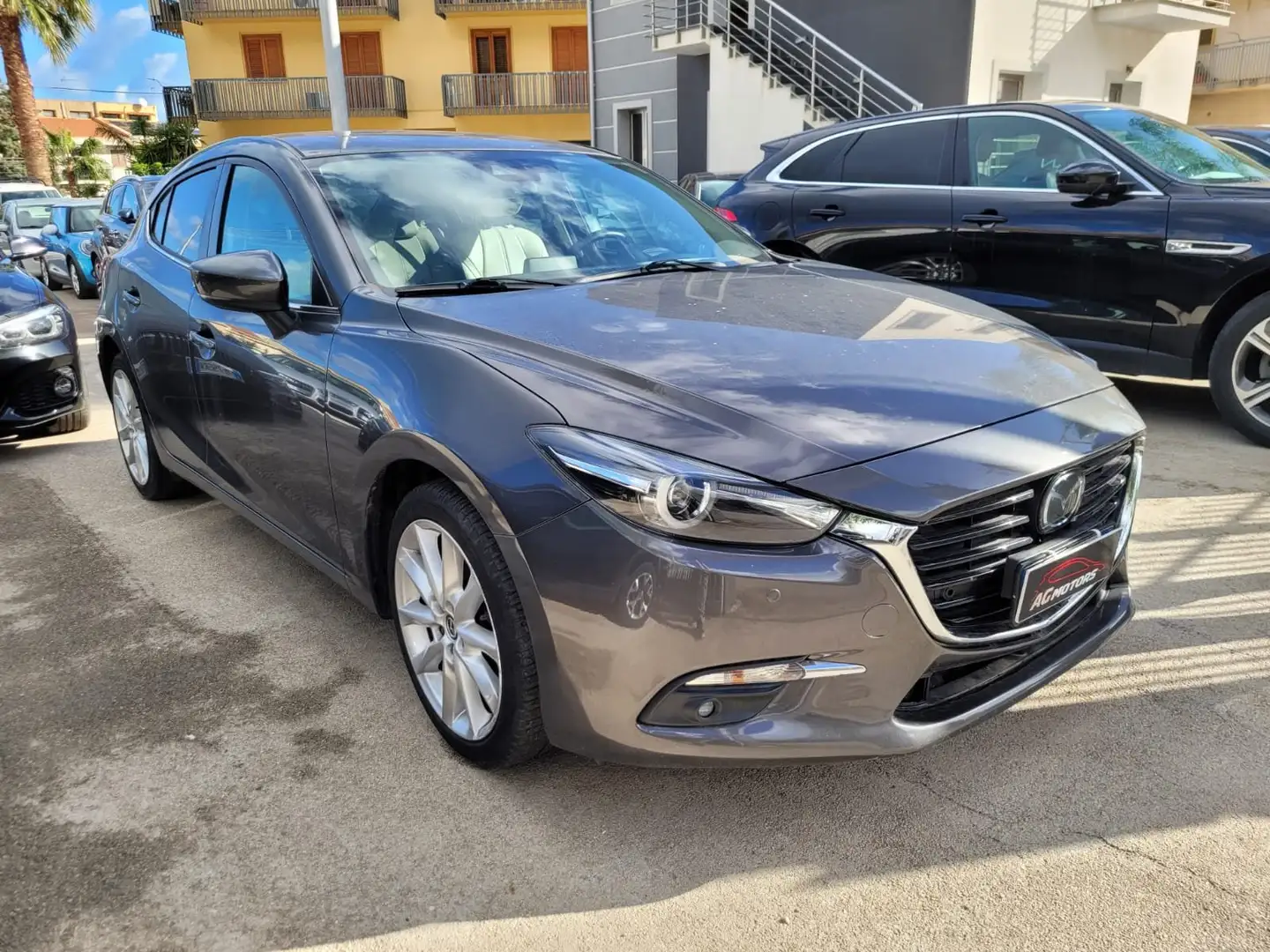 Mazda 3 1.5 SkyActive Exceed Grigio - 2