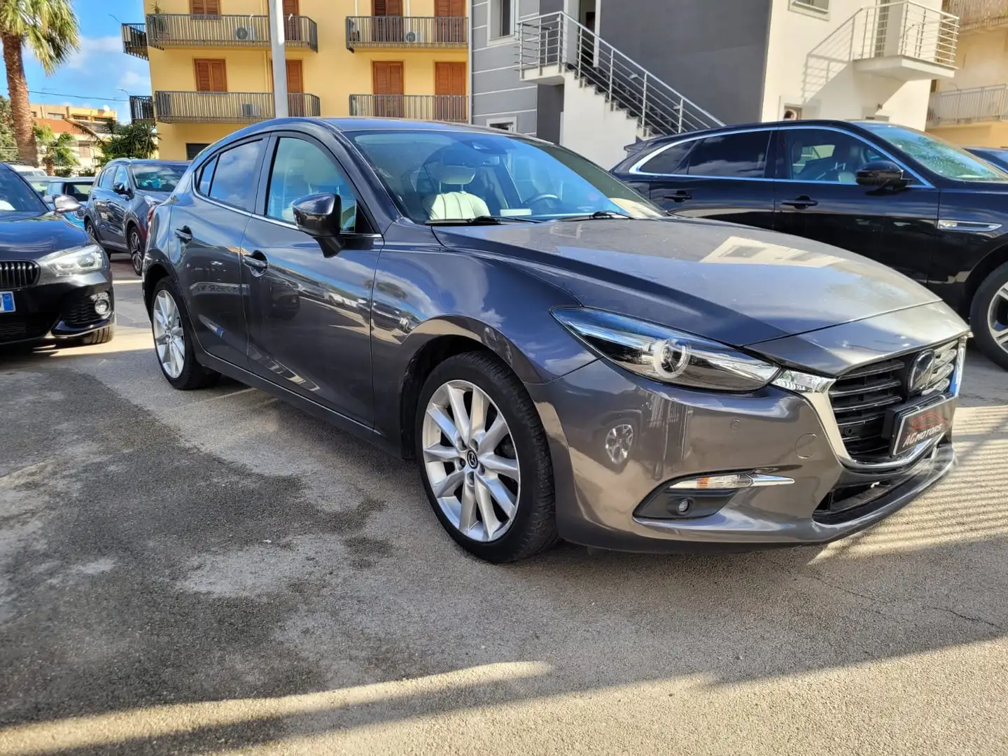 Mazda 3 1.5 SkyActive Exceed Grigio - 1
