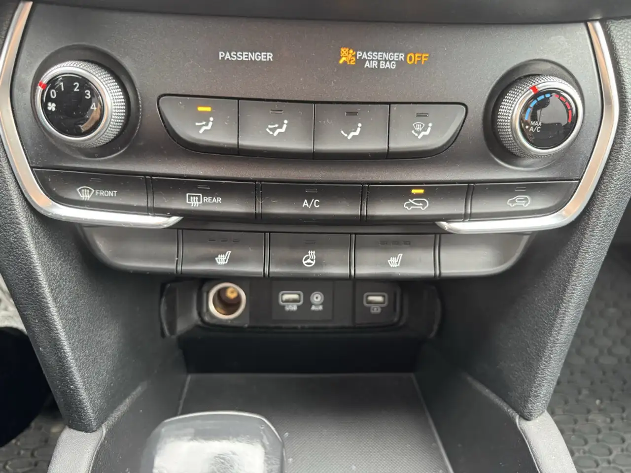 Hyundai SANTA FE снимка Hyundai SANTA FE