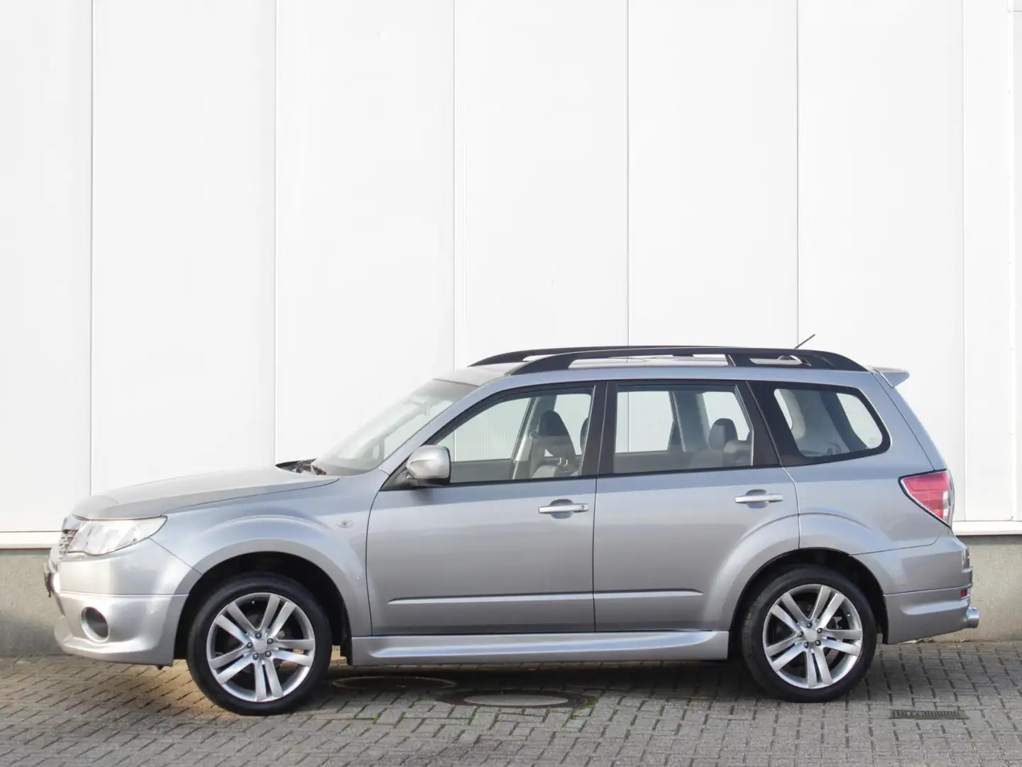 Subaru Forester 2.0 Premium Automaat | Clima | Cruise | Park sens Gris - 2