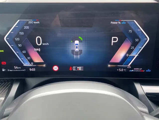BMW 5 Series view 15