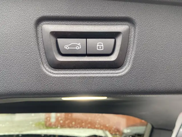BMW 5 Series view 17