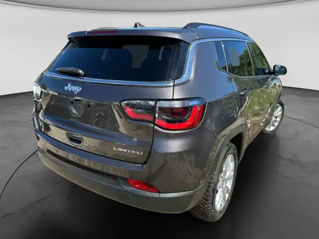 Jeep Compass view 4