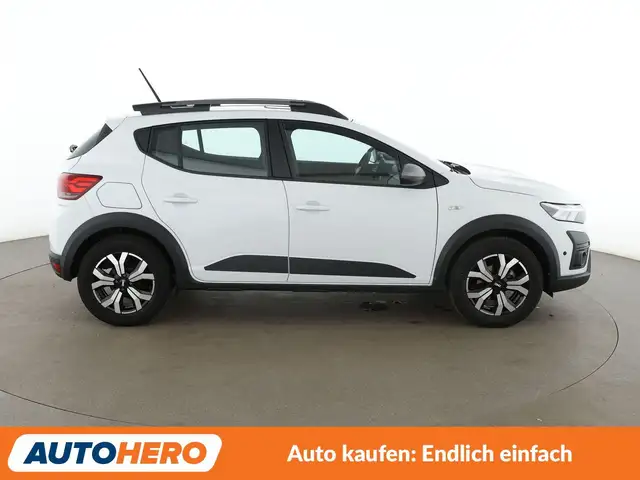 Dacia Sandero view 7
