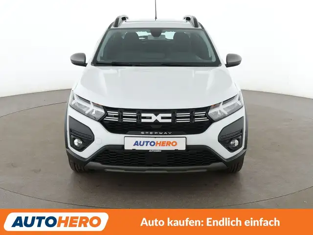 Dacia Sandero view 9