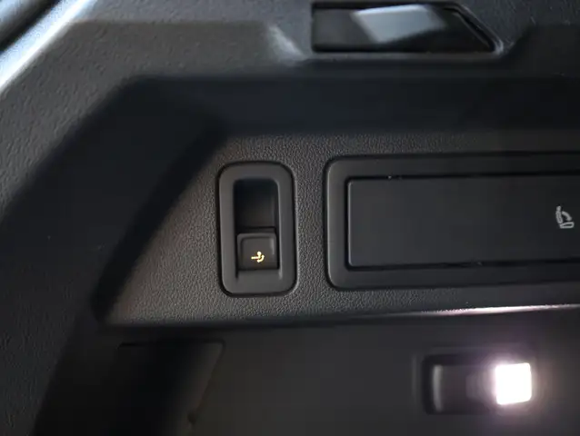 Volkswagen Tiguan view 13